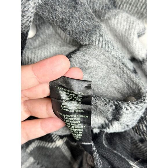 Blank NYC Flannel Jacket Size Small Plaid Gray Black Button Down Long Sleeve - Picture 10 of 10